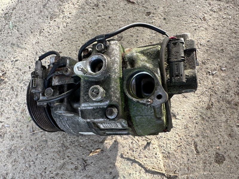 Piesă auto cod 64529399060